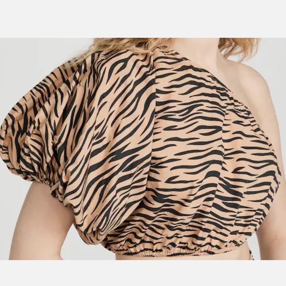 S/W/F One Shoulder Puff Sleeve Crop Top